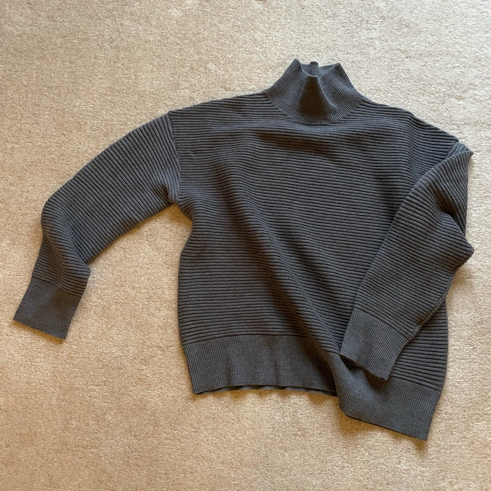theory barely worn sweater
